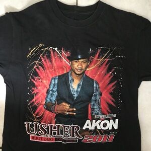 Mens Usher OMG Tour Akon 2011 Graphic T-Shirt Size Small,